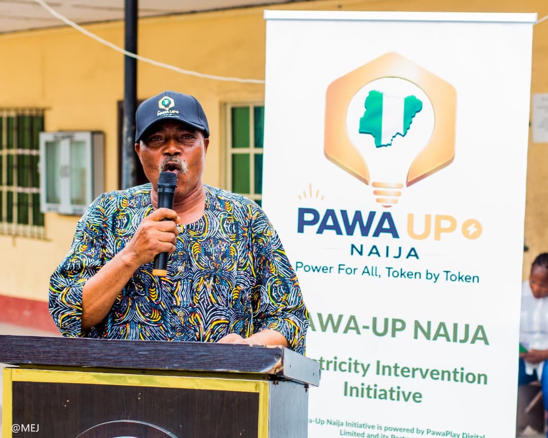 CDA leader addressing residents at the Pawa-Up Naija Kosofe pilot launch