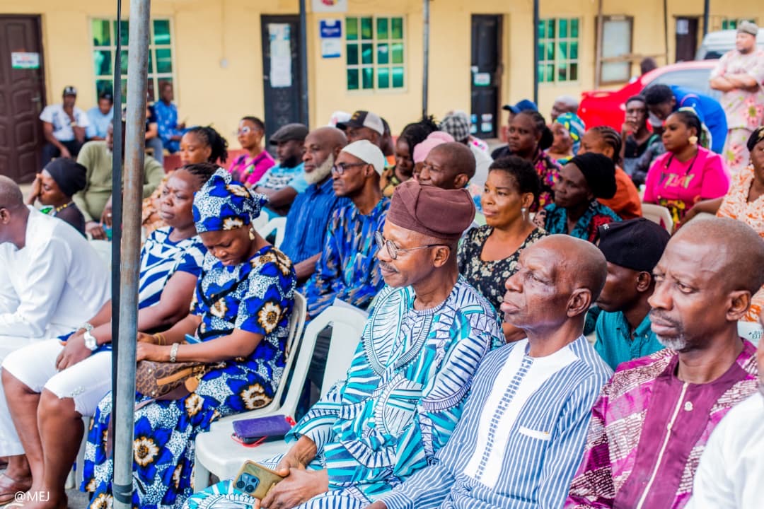 Kosofe residents seated at the Pawa-Up Naija community briefing